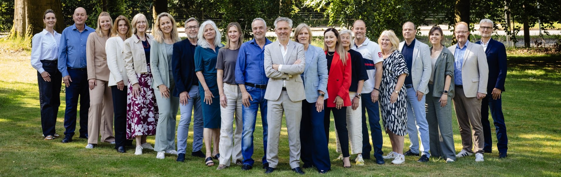 Team WENB in V-vorm - 1912x604px 